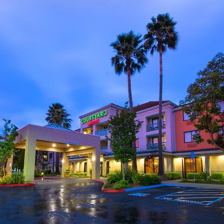 Courtyard By Marriott Oakland Airport Hotel Exterior photo